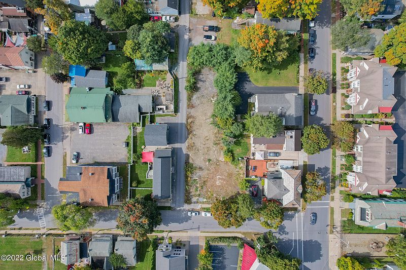 4th image of 1 Cobb Alley