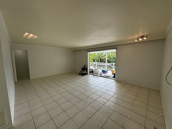 2nd image of 123 Ojibway Ave