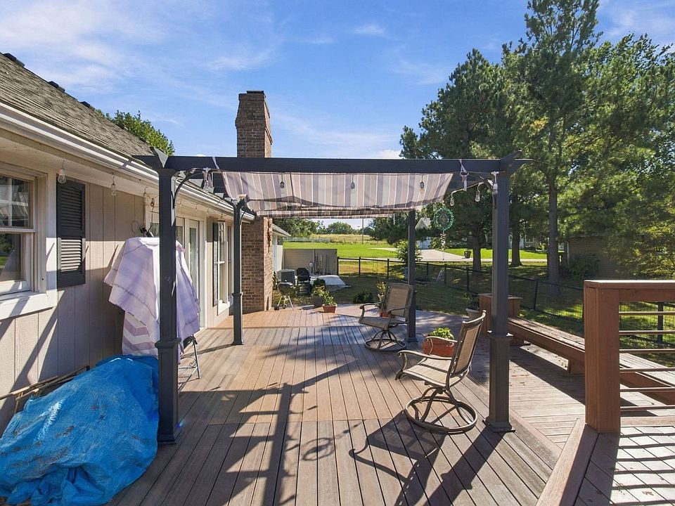 22nd image of 5005 Dogwood Cir