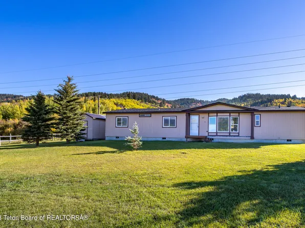 111 Peterson Ln, Alpine, WY 83128