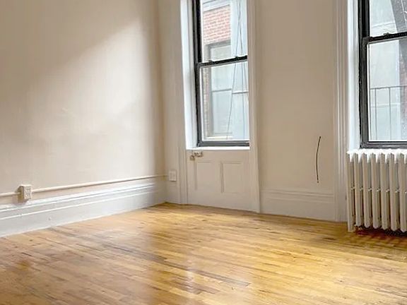 2nd image of 222 W 20th St APT 9
