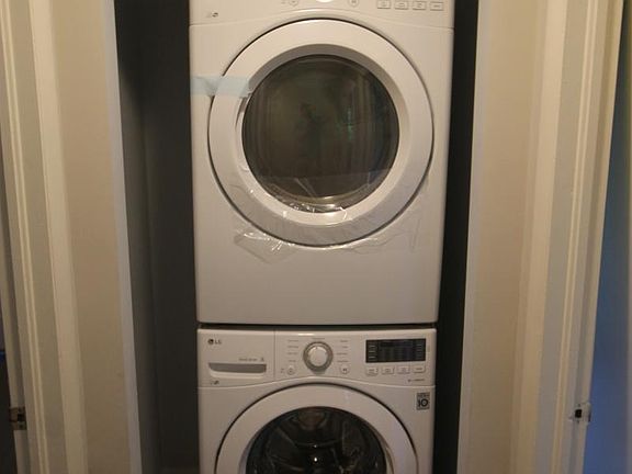 House has a washer and dryer