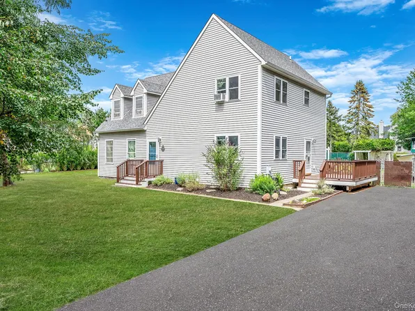 192 Arrowhead Avenue, Riverhead, NY 11901