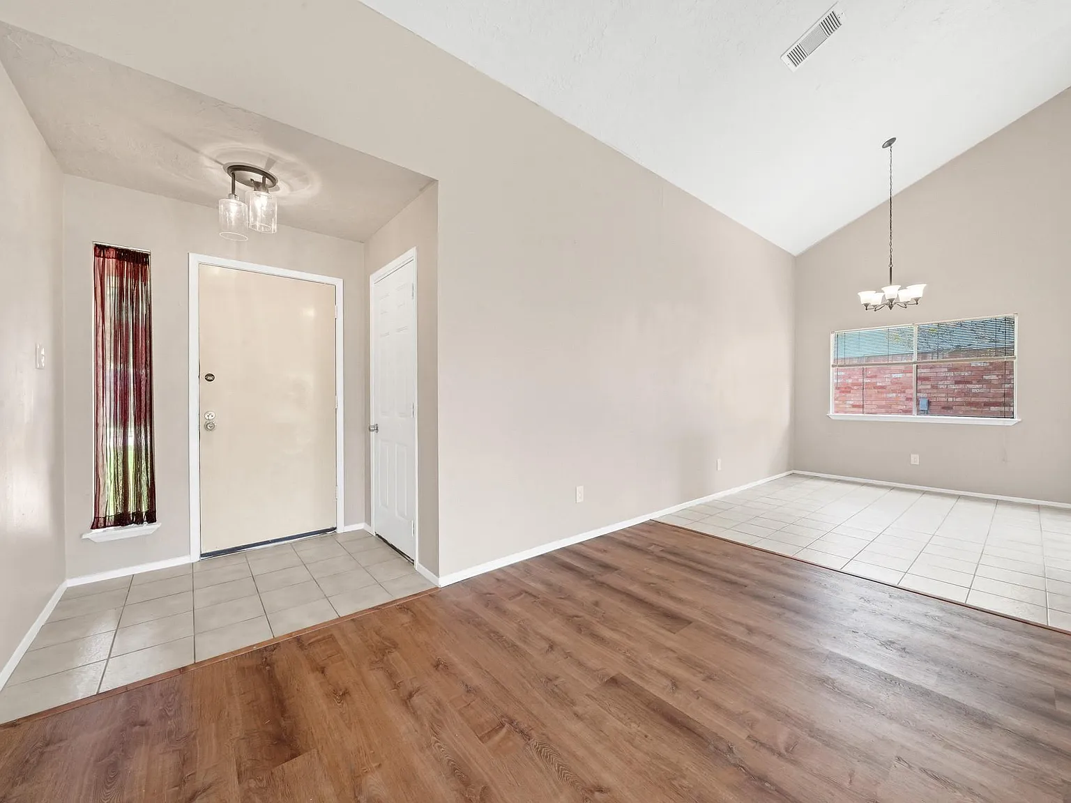 3 bed, 2.0 bath, 1562 sqft, $1,900 — Photo 4