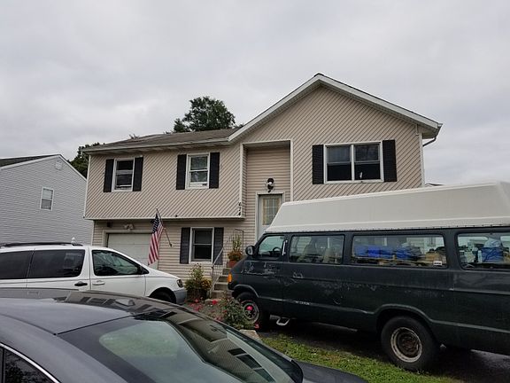 2nd image of 674 N Richmond Ave