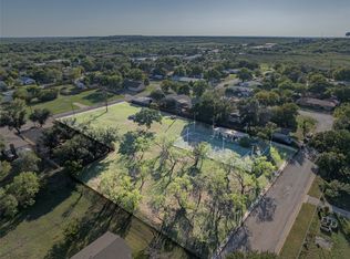 1467 W Lindsey St, Breckenridge, TX 76424