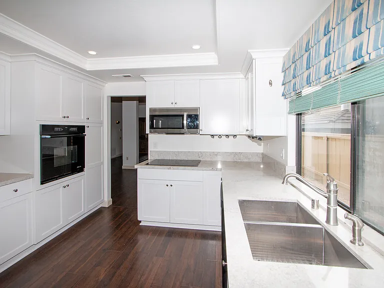 3740 Overpark Rd — Photo 9