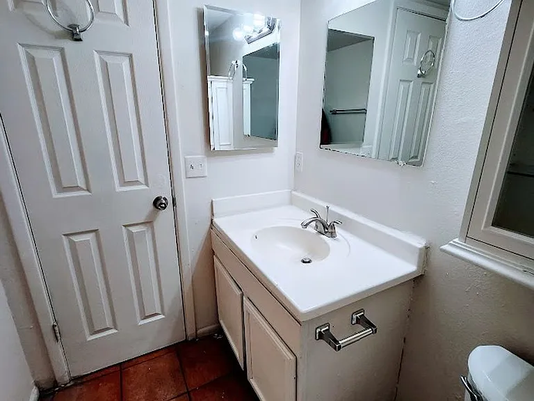 827 E Hazel Dr — Photo 21