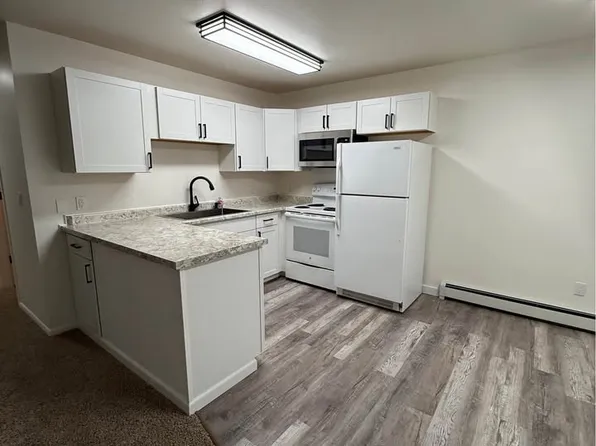 706 Ouida Way APT 2, North Pole, AK 99705