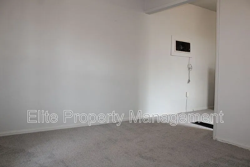 2 bed, 1.5 bath, 756 sqft, $1,125 — Photo 2