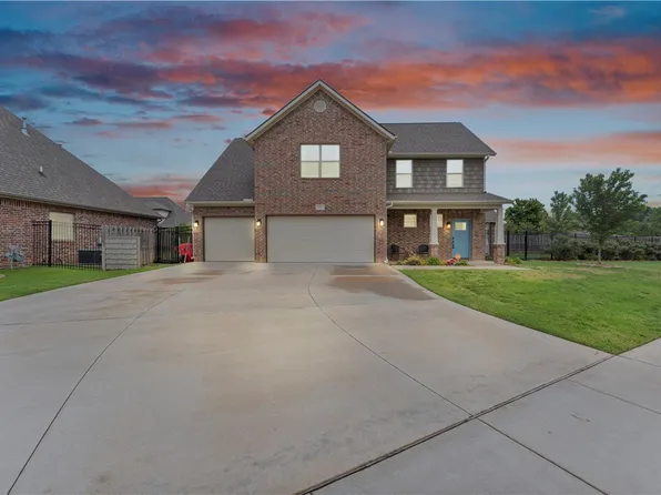 203 NW Highland Rd, Bentonville, AR 72712