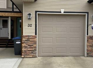 32 W Legend Ct, Sylvan Lake, AB T4S 0B1
