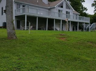 635 Norris Point Rd E, La Follette, TN 37766