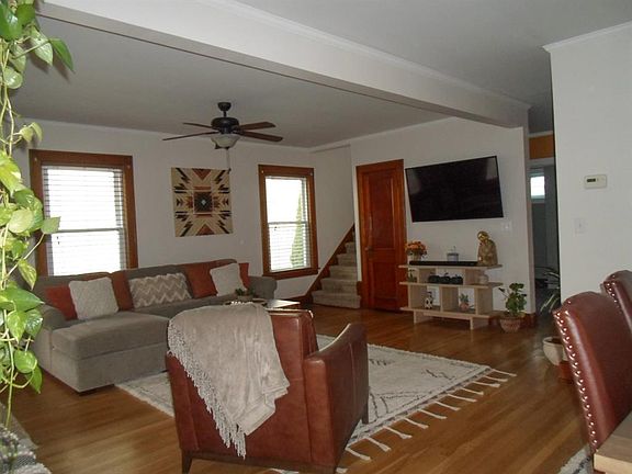 3rd image of 51 Lincoln Ave