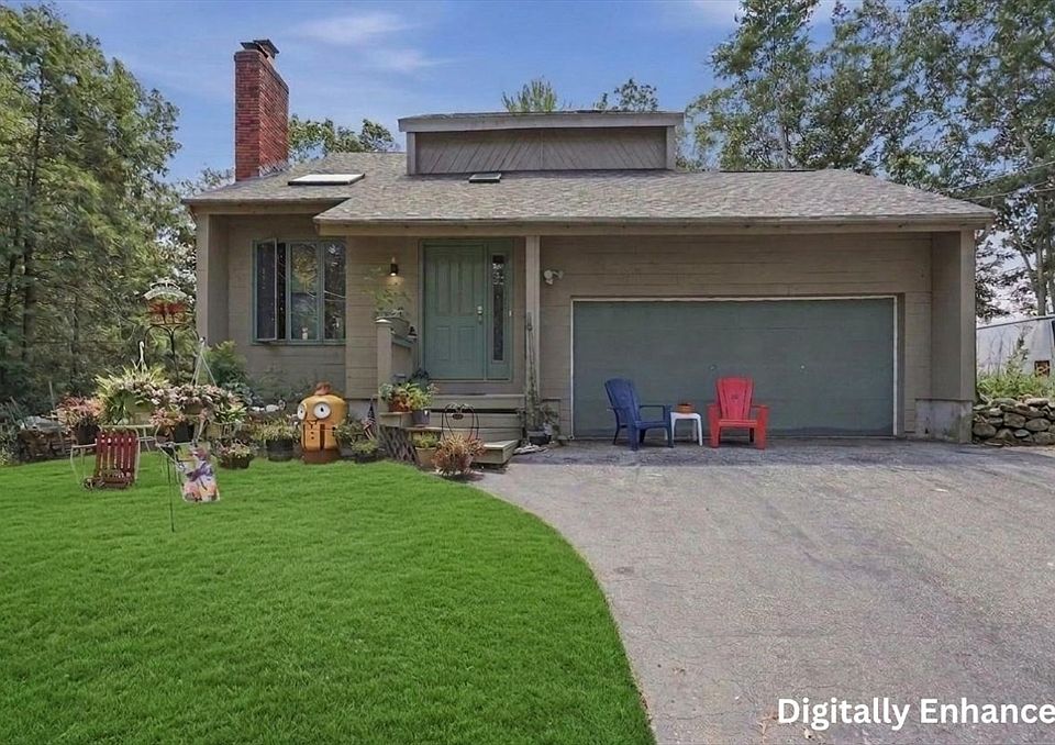 1st image of 10 Evergreen Dr