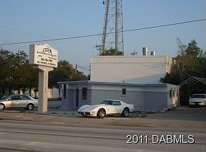 3rd image of 348 Mason Ave