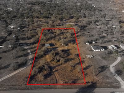 305 Sara Ln, Lytle, TX, 78052