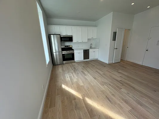 Rented by Highline Residential | media 18