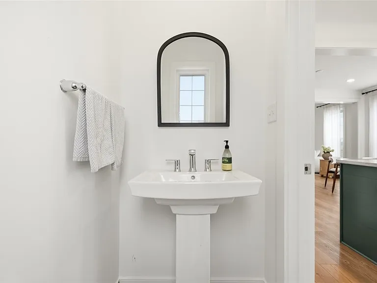 320 Highbridge Ln — Photo 16
