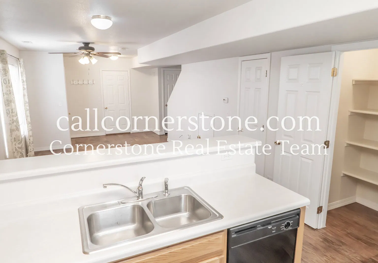 2 bed, 1.5 bath, 1050 sqft, $1,722 — Photo 3