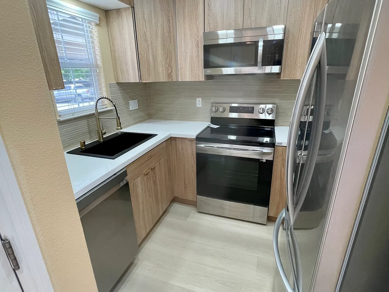 2 bed, 1.5 bath, 854 sqft, $2,800 — Photo 3