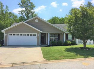 524 Pleasant Green Dr, Inman, SC 29349
