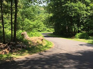 1813 Hunterbrook Rd, Yorktown Heights, NY 10598