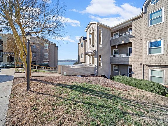3rd image of 9817 Emerald Point Dr Unit 9