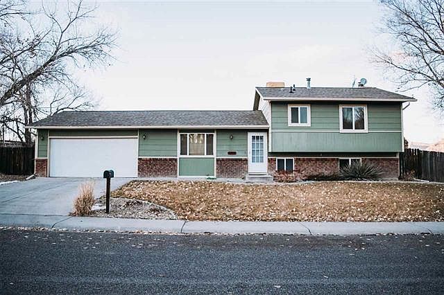 1st image of 2890 Darla Dr