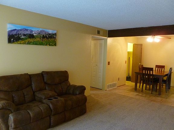 3rd image of 427 Wright St APT 205