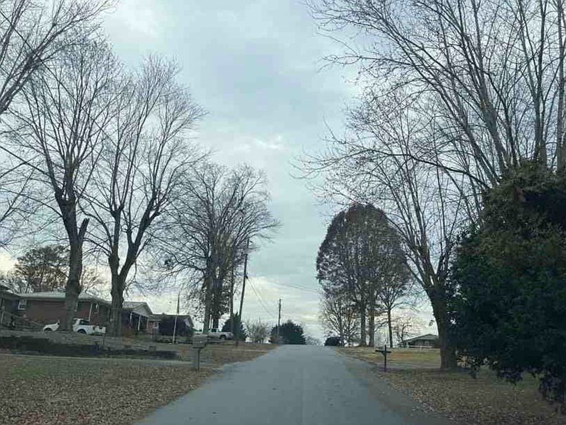 1st image of 203 Oak Forest Dr