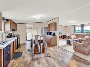 166 County Road 324, Adkins, TX 78101