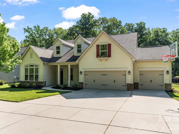 7017 Hyde Park Dr, Indian Trail, NC 28079