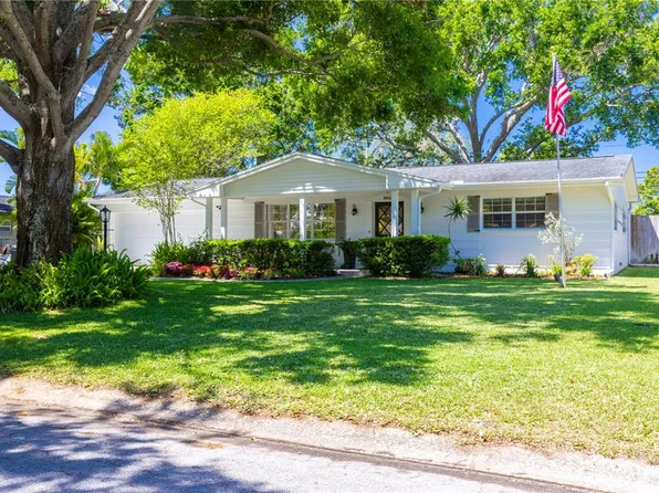 880 Phyllis Ave, Largo, FL 33771