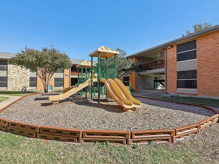 33-web-or-mls-James Ave-029