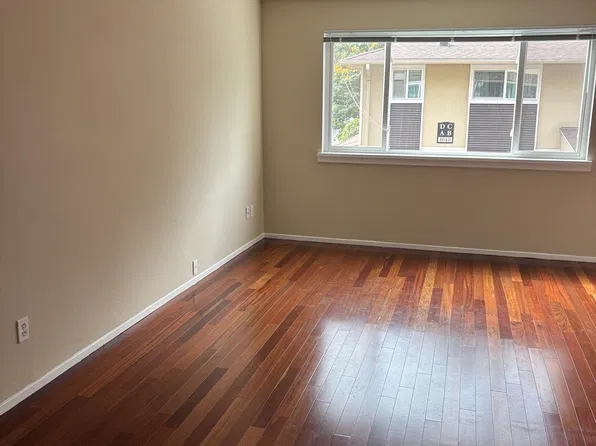 1634 S Kent Des Moines Rd APT B, Seattle, WA 98198