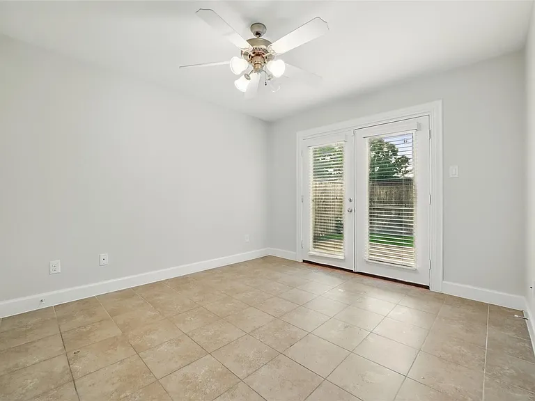 650 Westcross St #44 — Photo 6