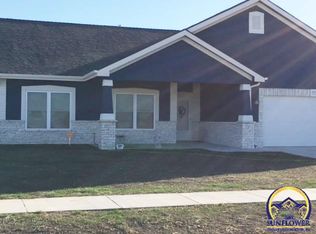 2918 SW Greenridge St, Topeka, KS 66614