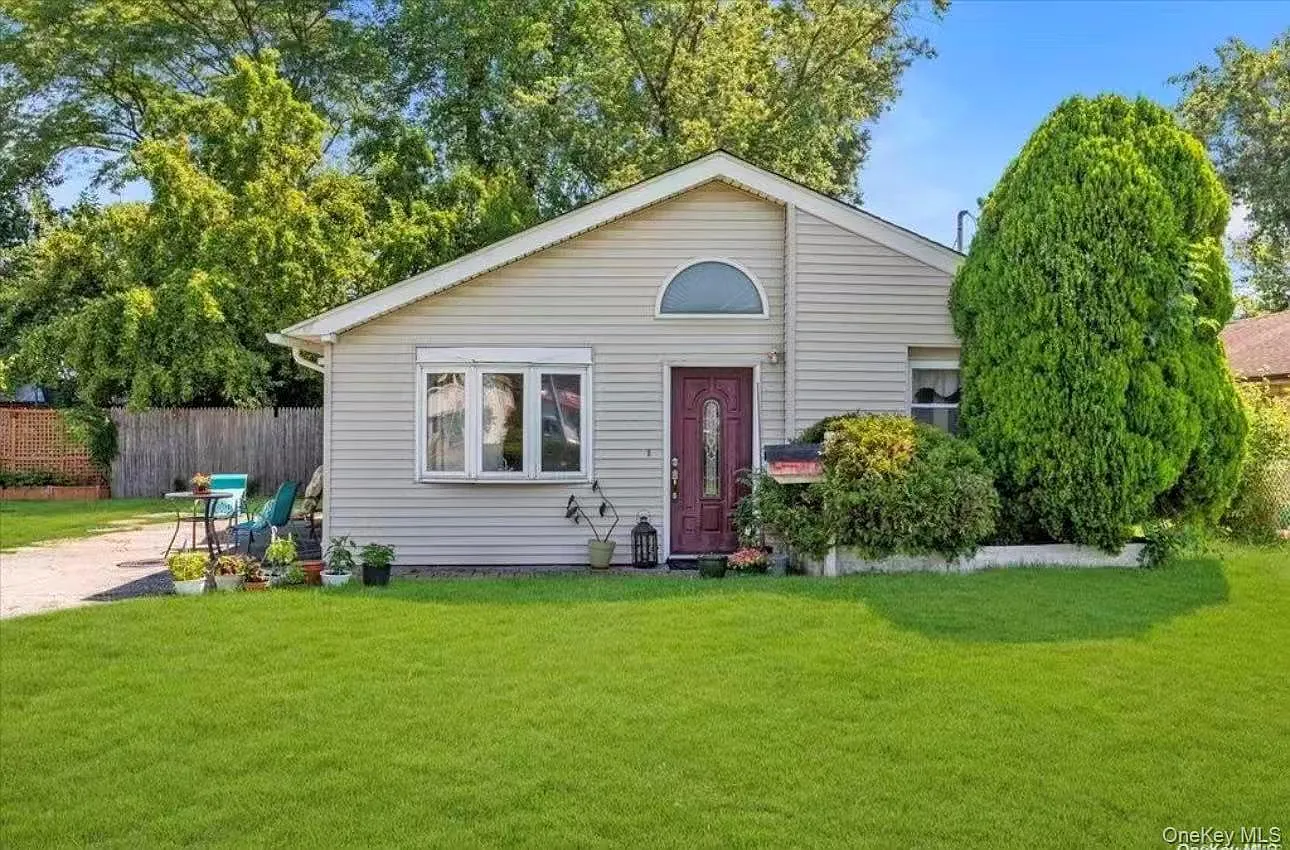 439 Newbridge Road photo 1