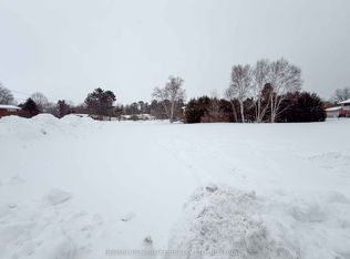 10 Barry St, Laurentian Valley, ON K8A7L5