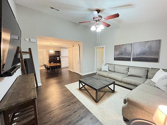 2nd image of 12567 Hackberry Dr
