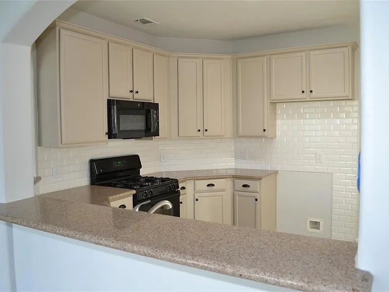 9514 Curry Landing Dr — Photo 16