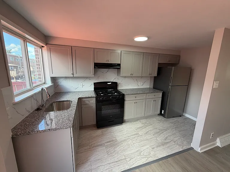6346 Cottage St — Photo 5