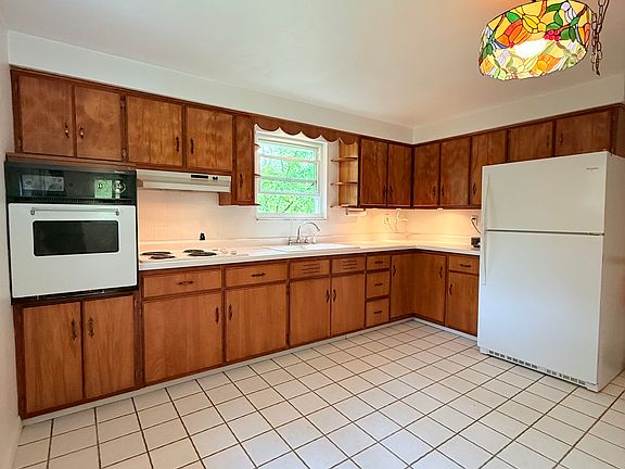 5th image of 3551 Martz Ln