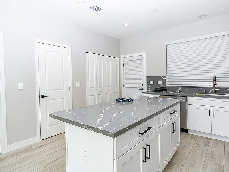 5671 Kingman Ave #B — Photo 4