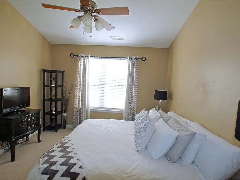 405 Hamlet Park Dr #1 — Photo 10