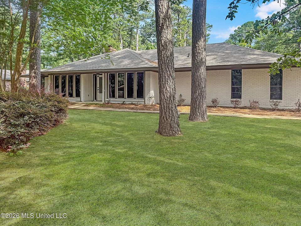 1st image of 109 Park Ln