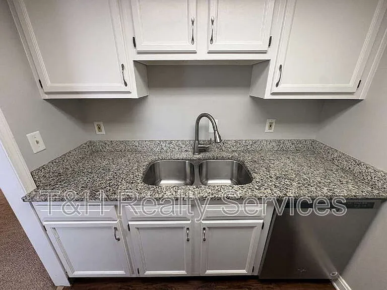 751 N Rangeline Rd #2 — Photo 5