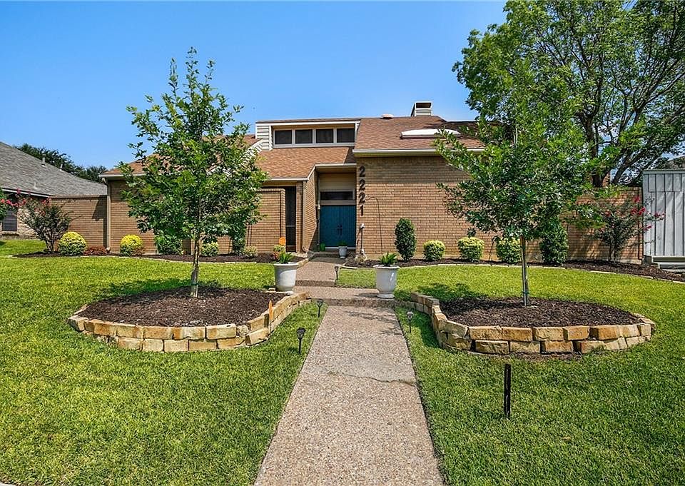 1st image of 2221 Burgundy Dr