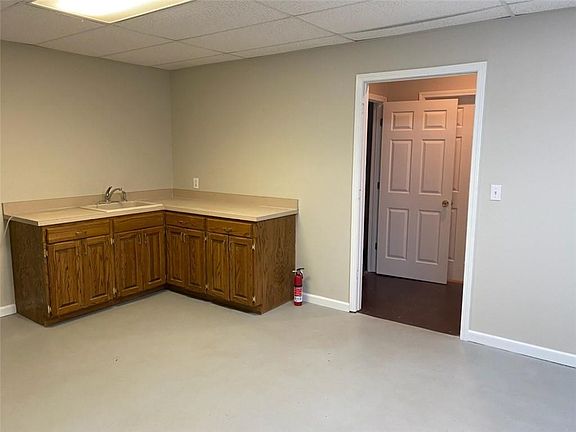 5th image of 6170 Devonshire Dr #Basement